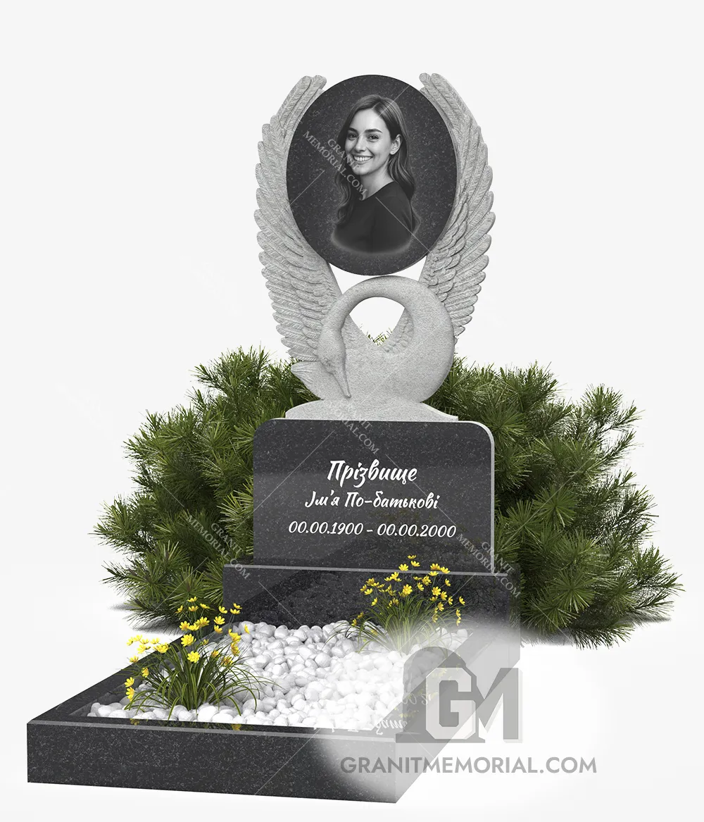 Памятник с резными крыльями