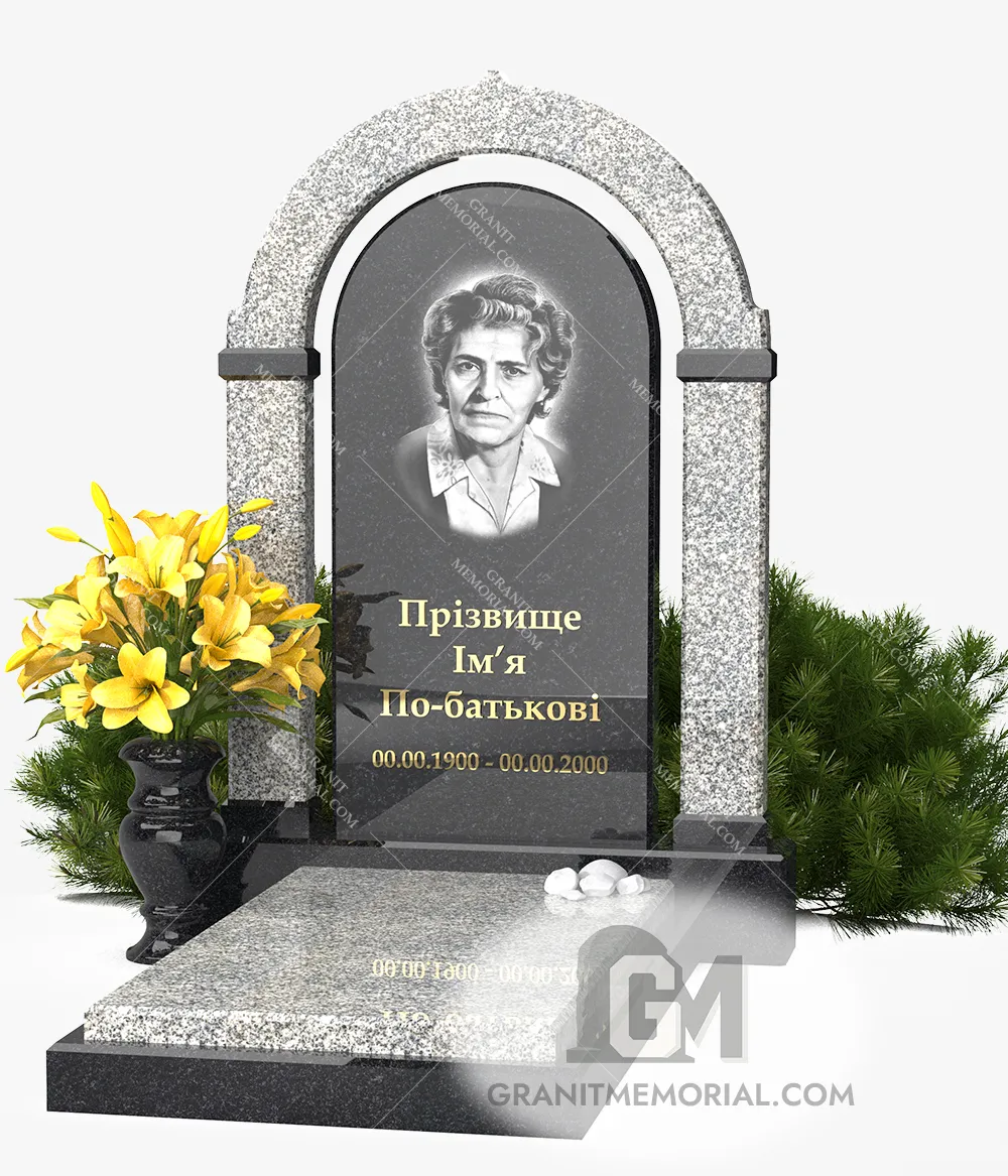 Памятник из чёрного гранита с аркой и колоннами